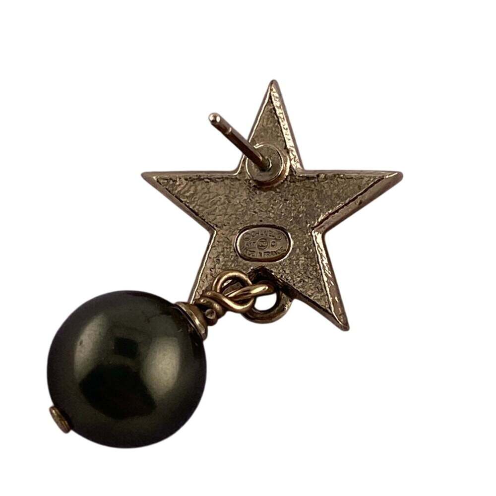 CHANEL Green Pearl Logo Earrings - Picture 8 of 8